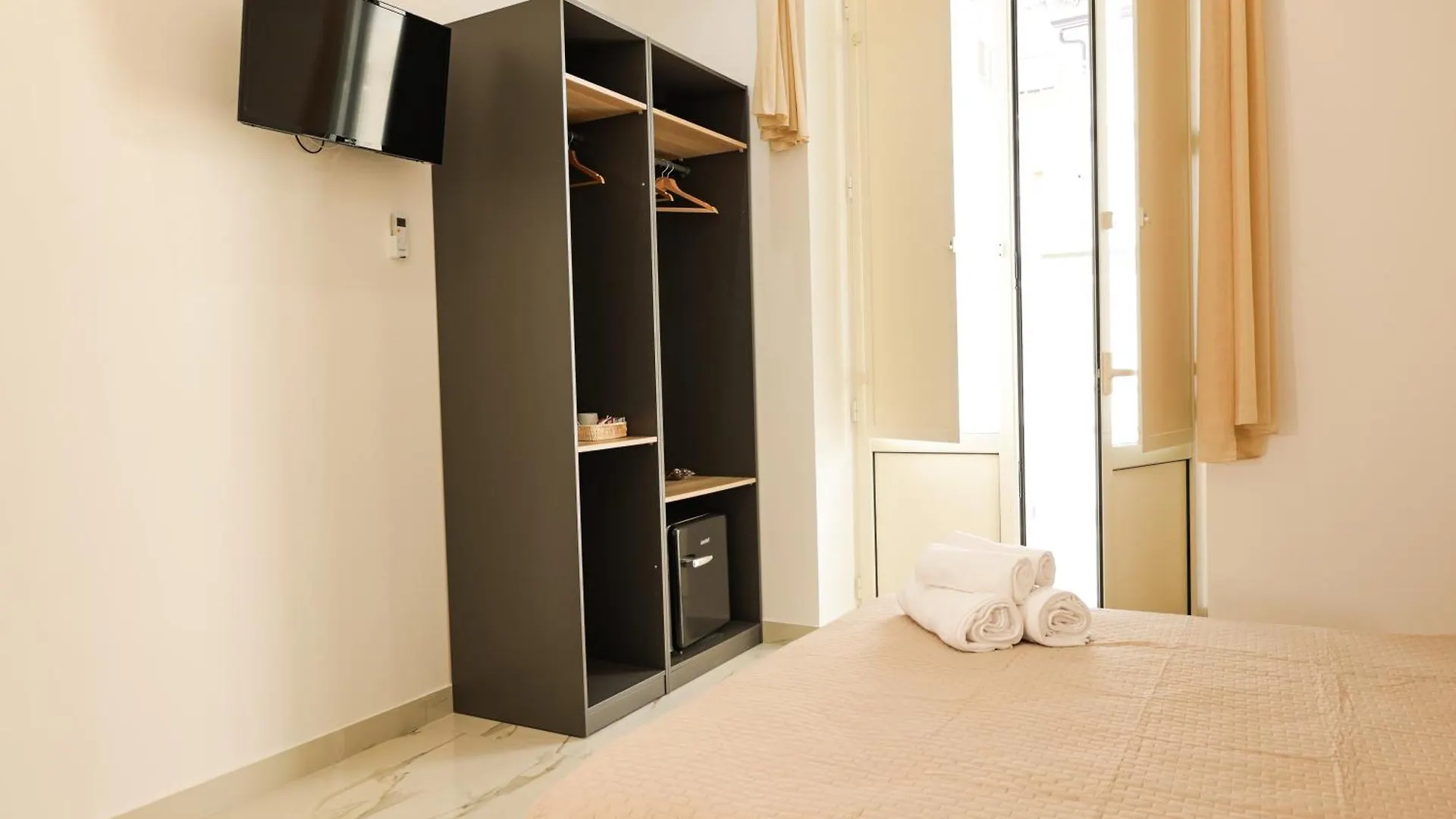 Napoli Station Rooms Affittacamere